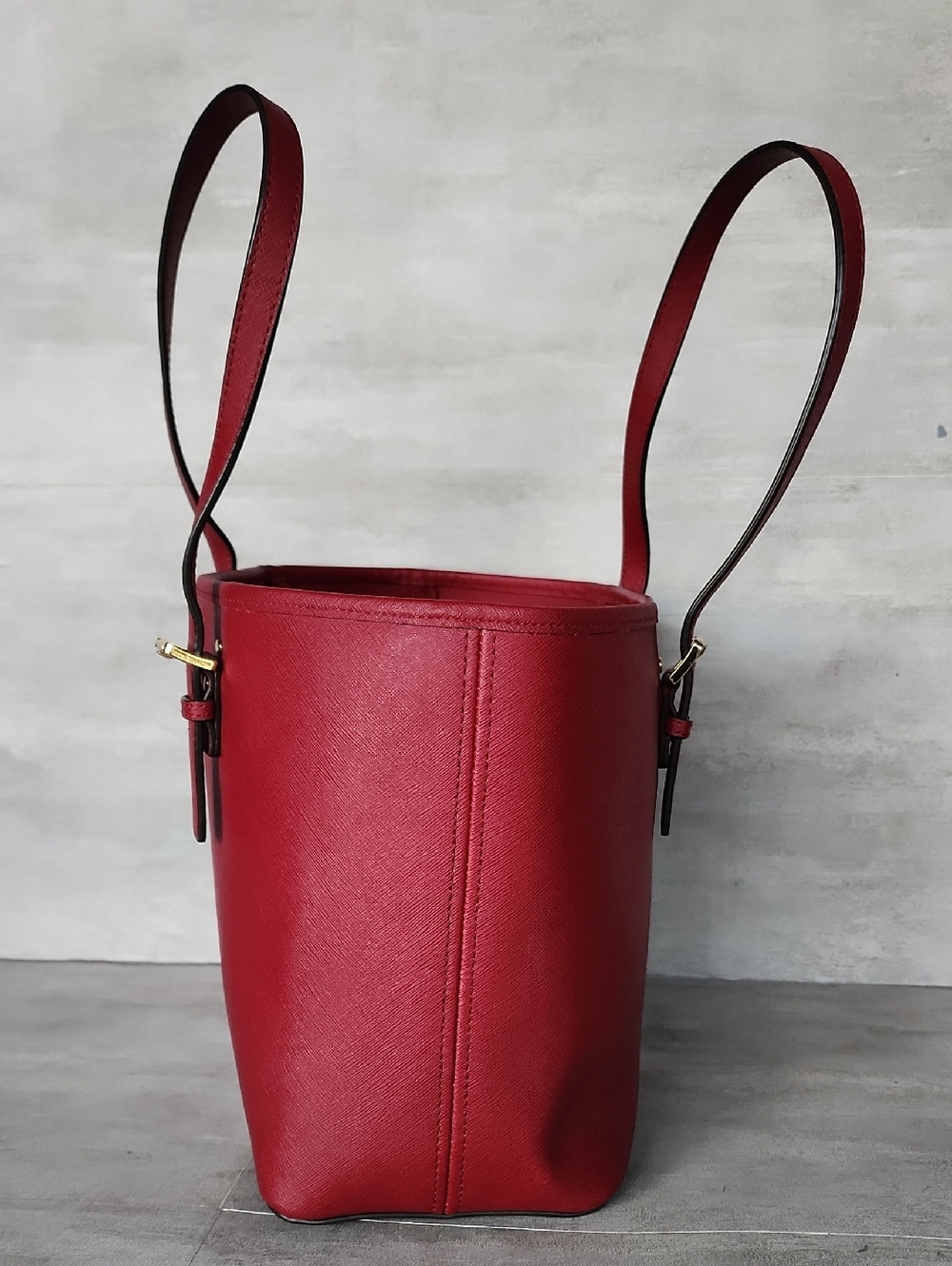 Michael Kors Jet Set Mulberry Red Saffiano Leather Tote with MK Charm - Picture 4 of 12